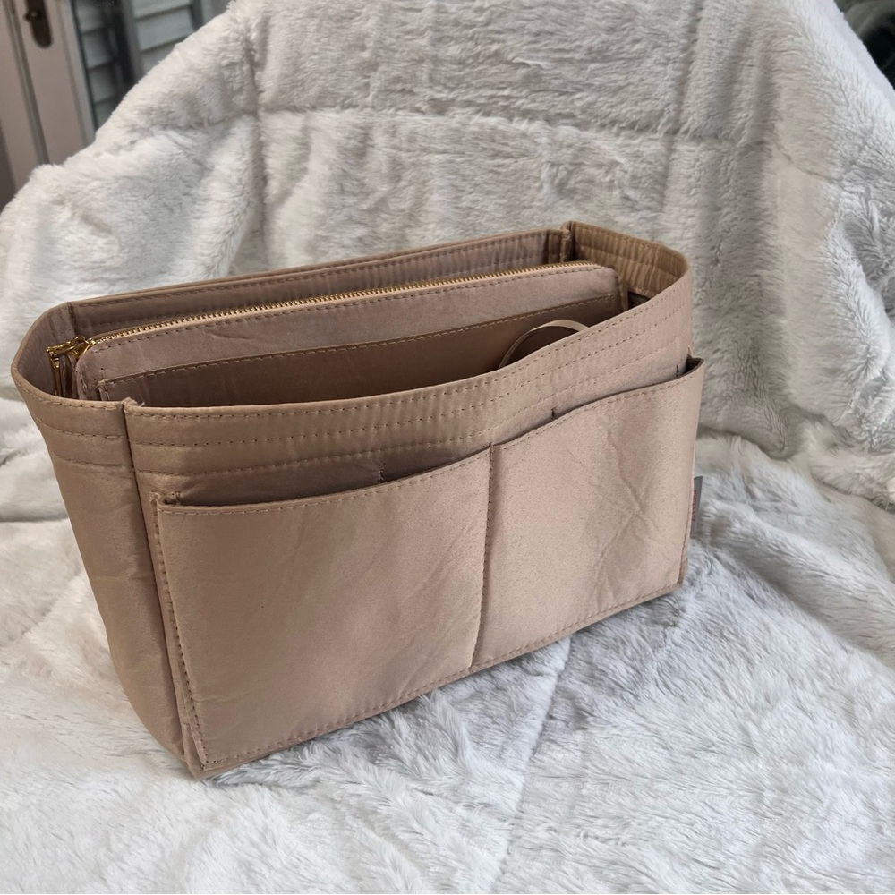 Tan Purse Tote Insert Organizer W/ Lots of Pockets Zippers and Removable Section